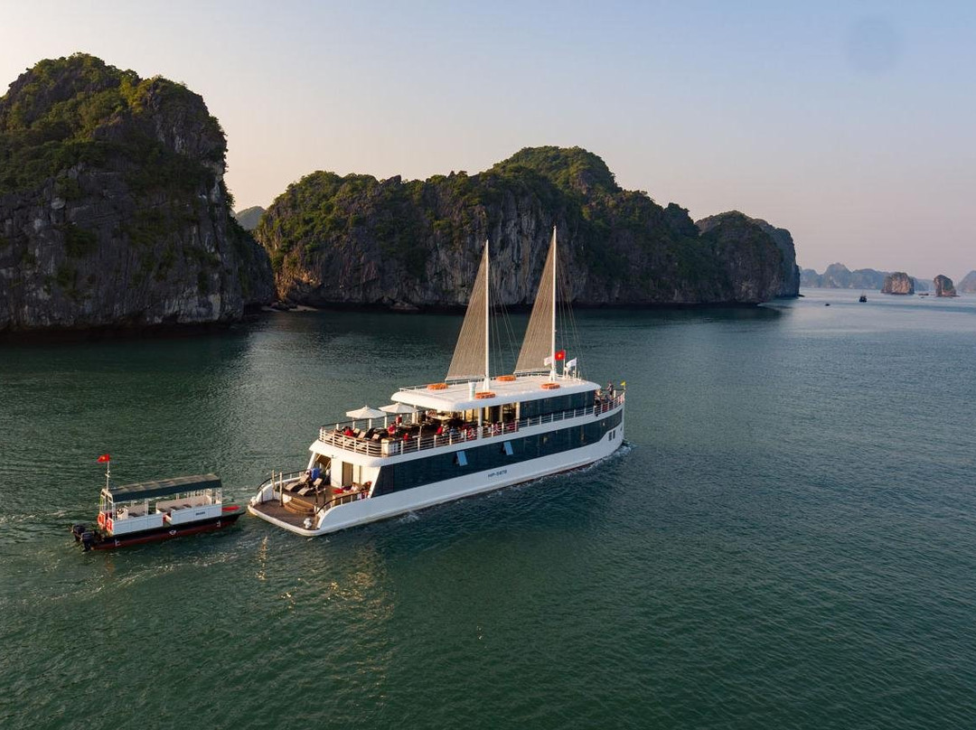 Halong Luxury Cruises-下龙湾必去景点
