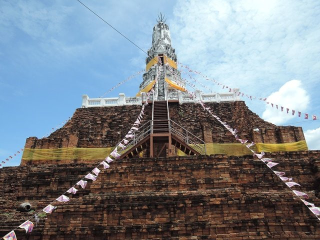 Wat Phra Prathon Chedi