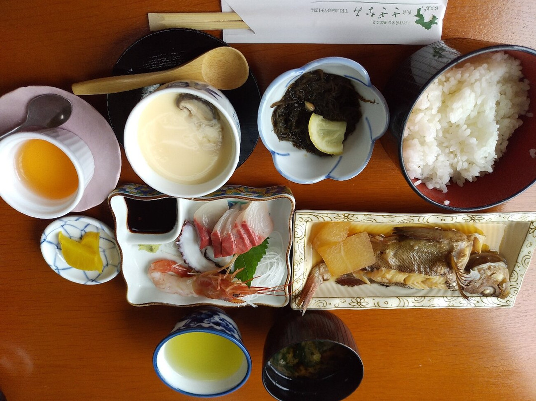 Sakushima Minshuku Sazanami