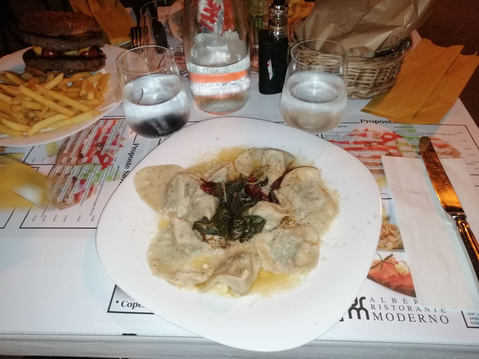 Albergo Ristorante Moderno-餐饮