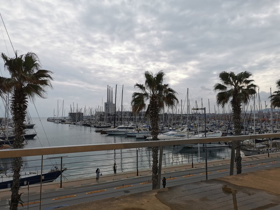 Puerto De Badalona景点图片