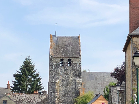 Eglise Saint Pierre-Saint-Pierre-sur-Erve必去景点