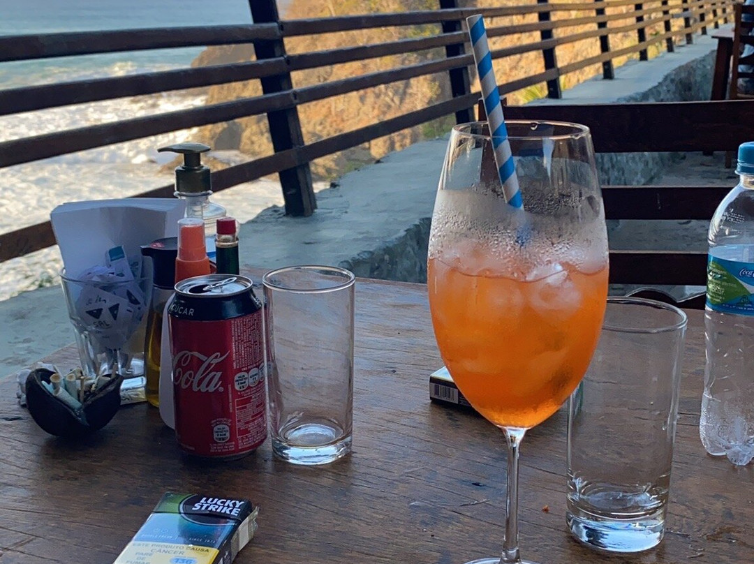 Bar do Cachorro-费尔南多-迪诺罗尼亚群岛必去景点