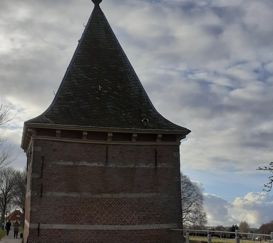 Waterpoort Oude Gouwsboom (1593)-恩克赫伊曾必去景点