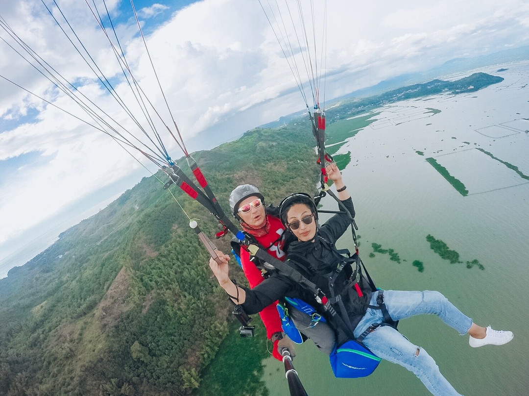 High 5 Paragliding-Carmona必去景点