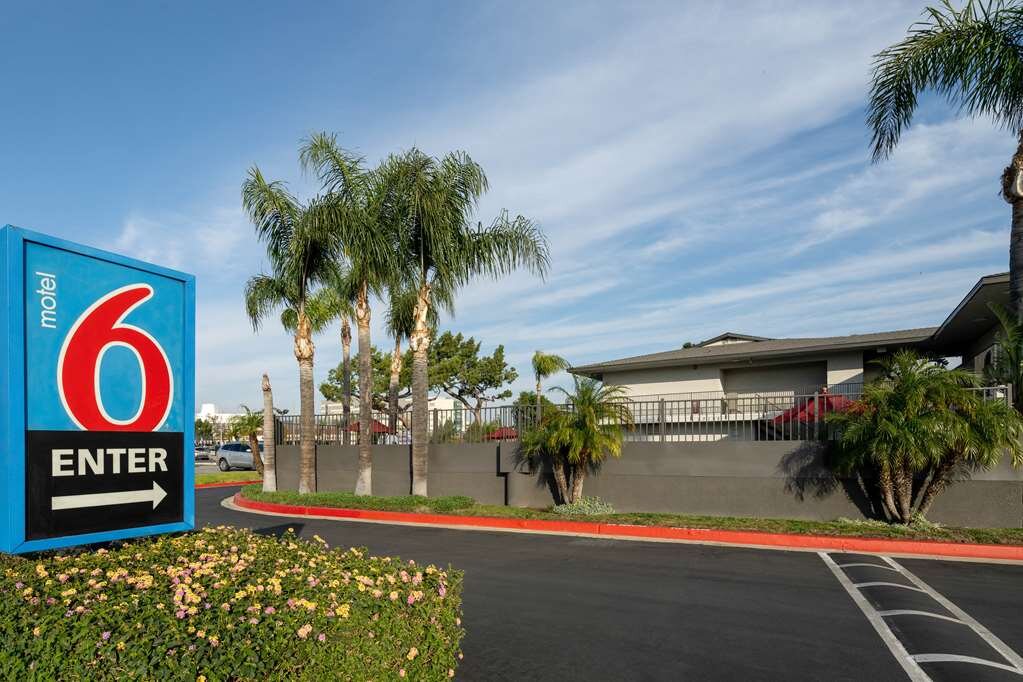 Motel 6 Fontana-官方