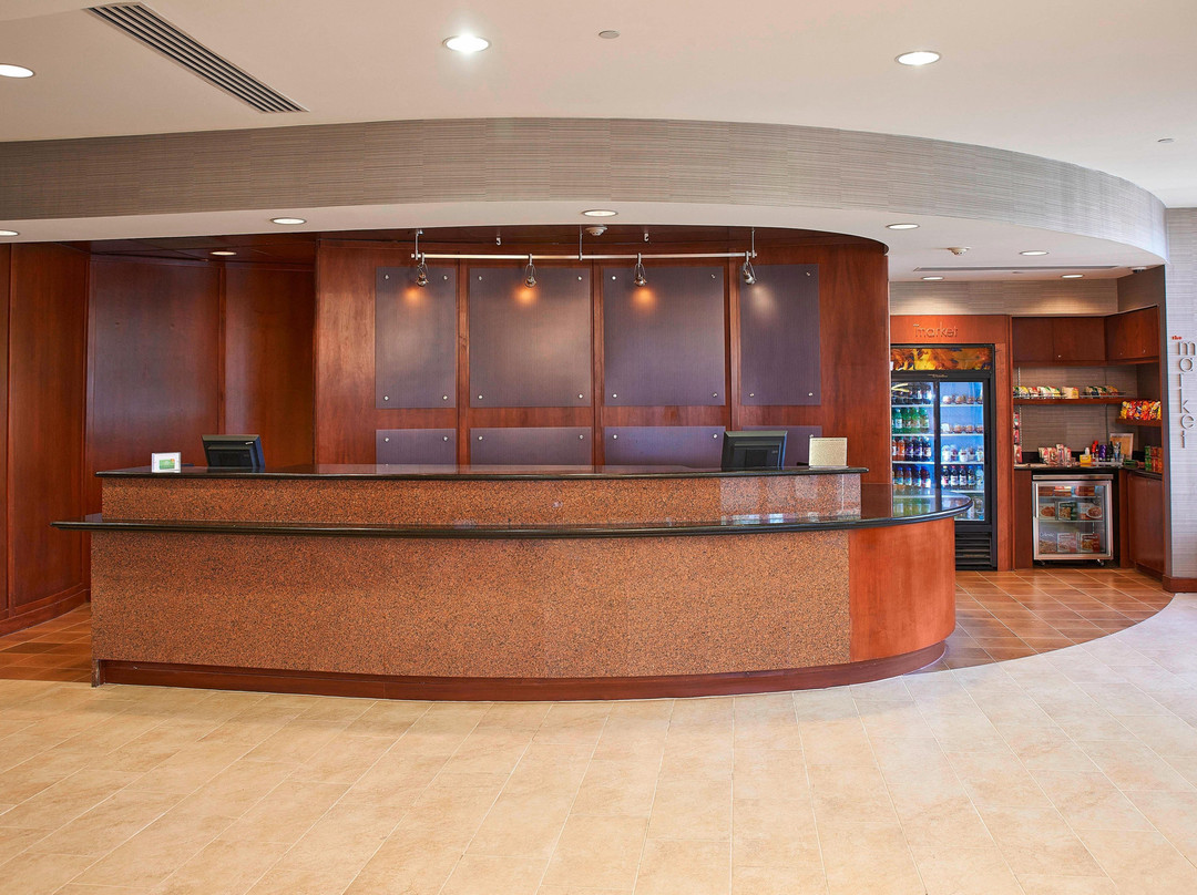 Courtyard Shelton主图