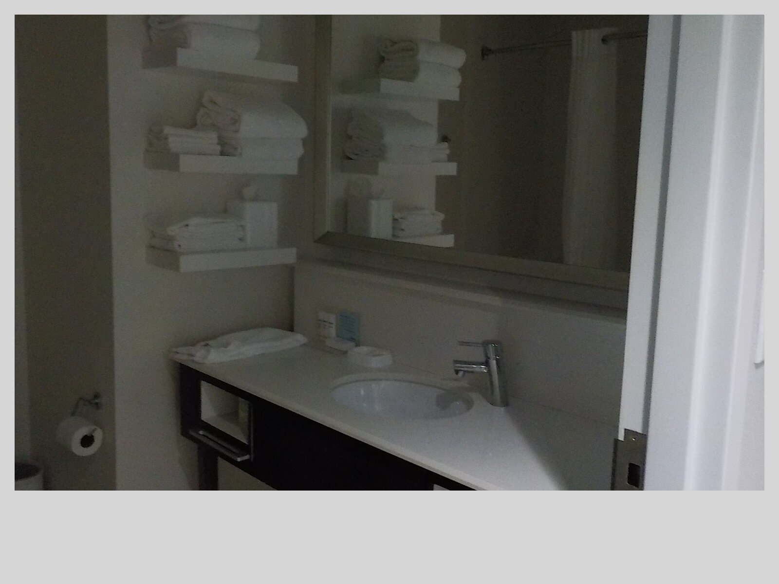Hampton Inn Mount Airy-浴室