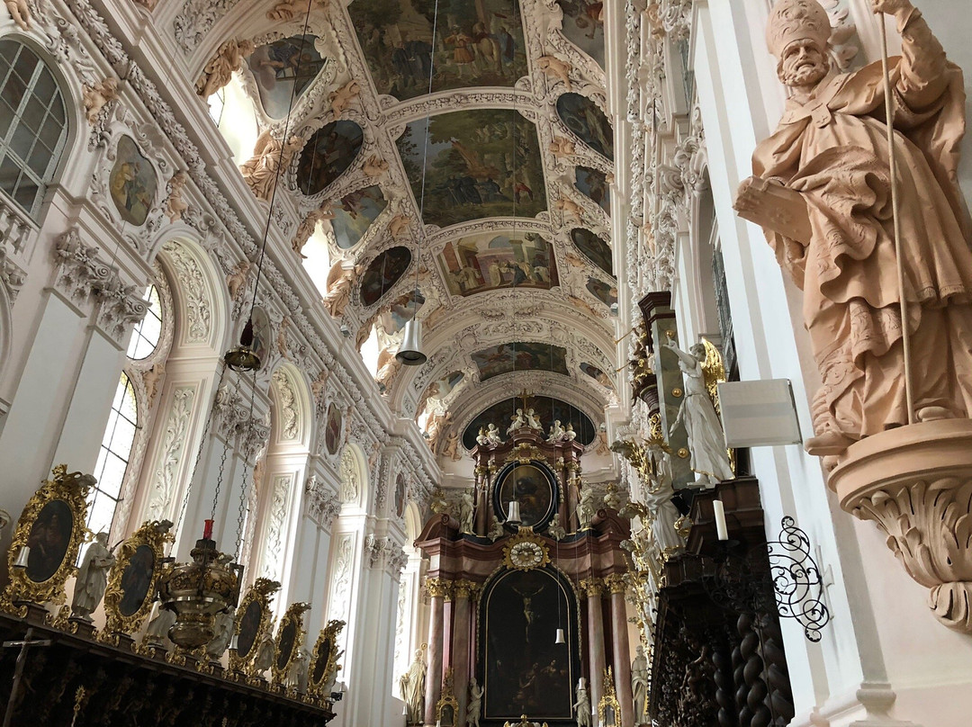 Basilica, Cistercian Monastery and Library-Waldsassen必去景点