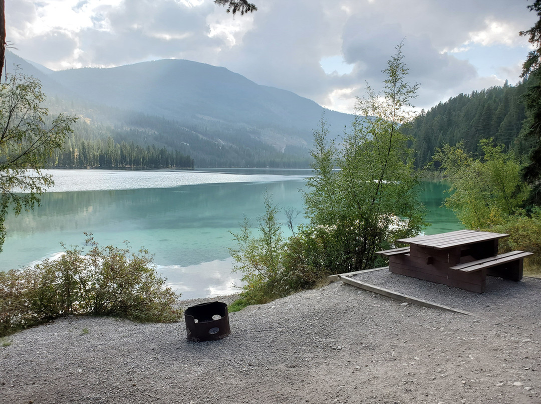 Whitetail Lake Recreation Site & Campground景点图片
