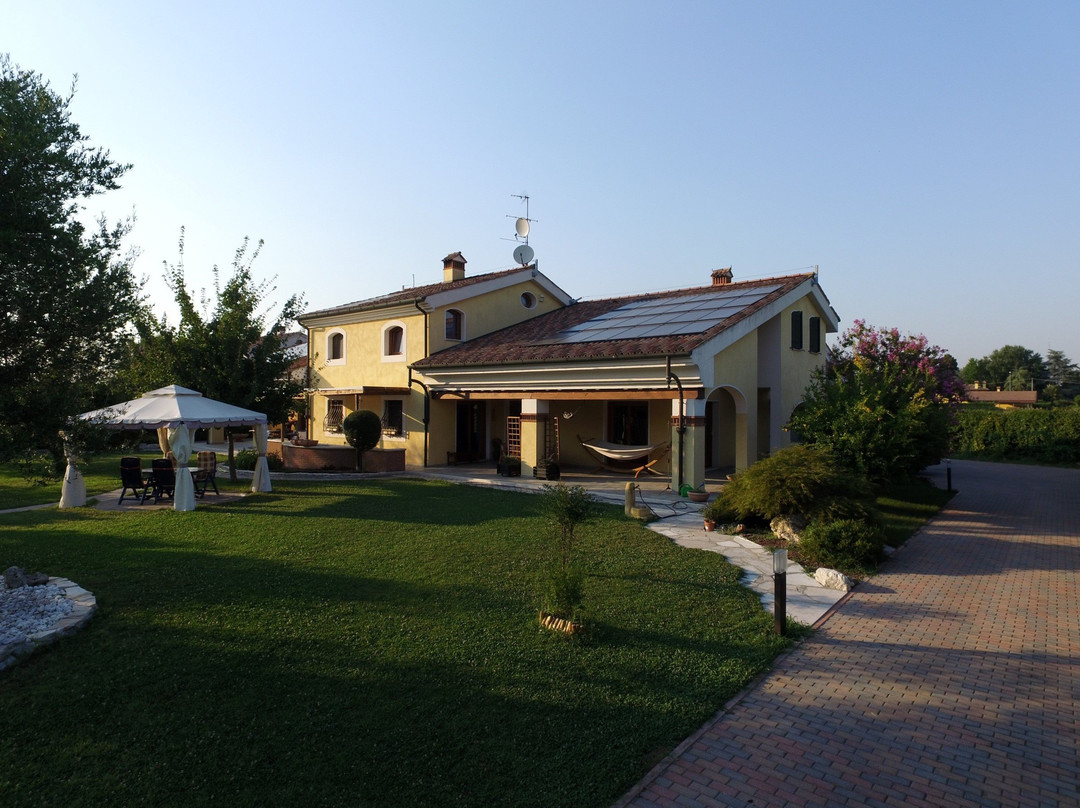 鲁巴诺酒店住宿-B&B Melograno MC