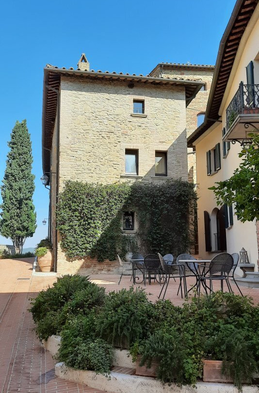 Brunello Cucinelli景点图片