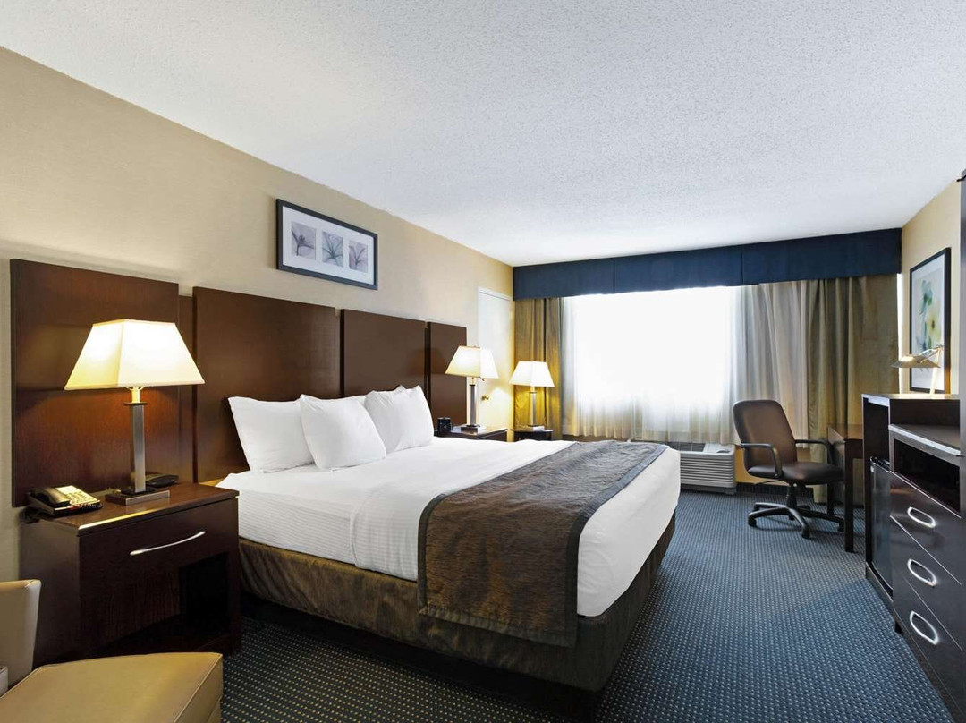 曼彻斯特拉昆塔套房酒店主图