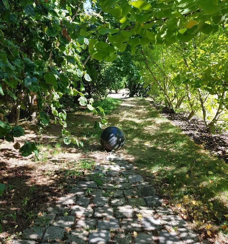 Jardin La Terre Pimprenelle-Alboussiere必去景点
