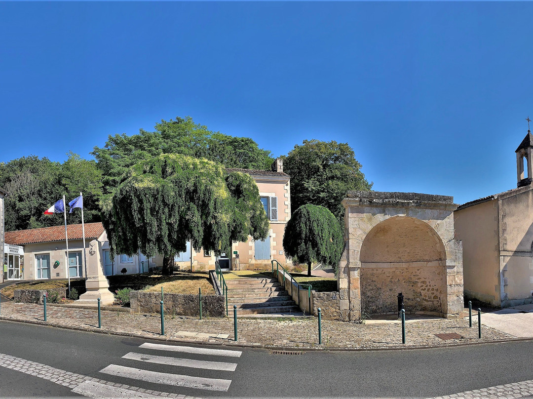 Eglise Saint Barthélémy-Croutelle必去景点