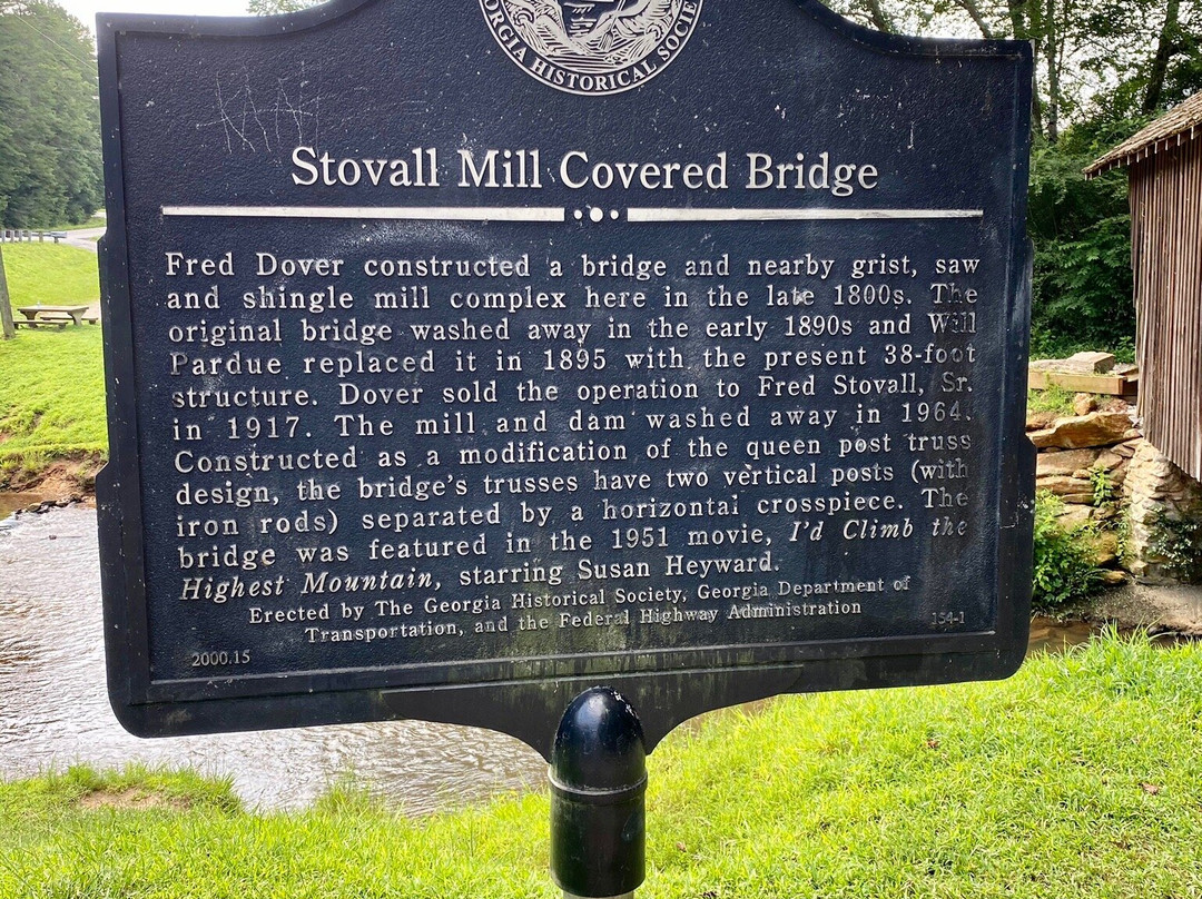 Stovall Mill Covered Bridge-海伦必去景点