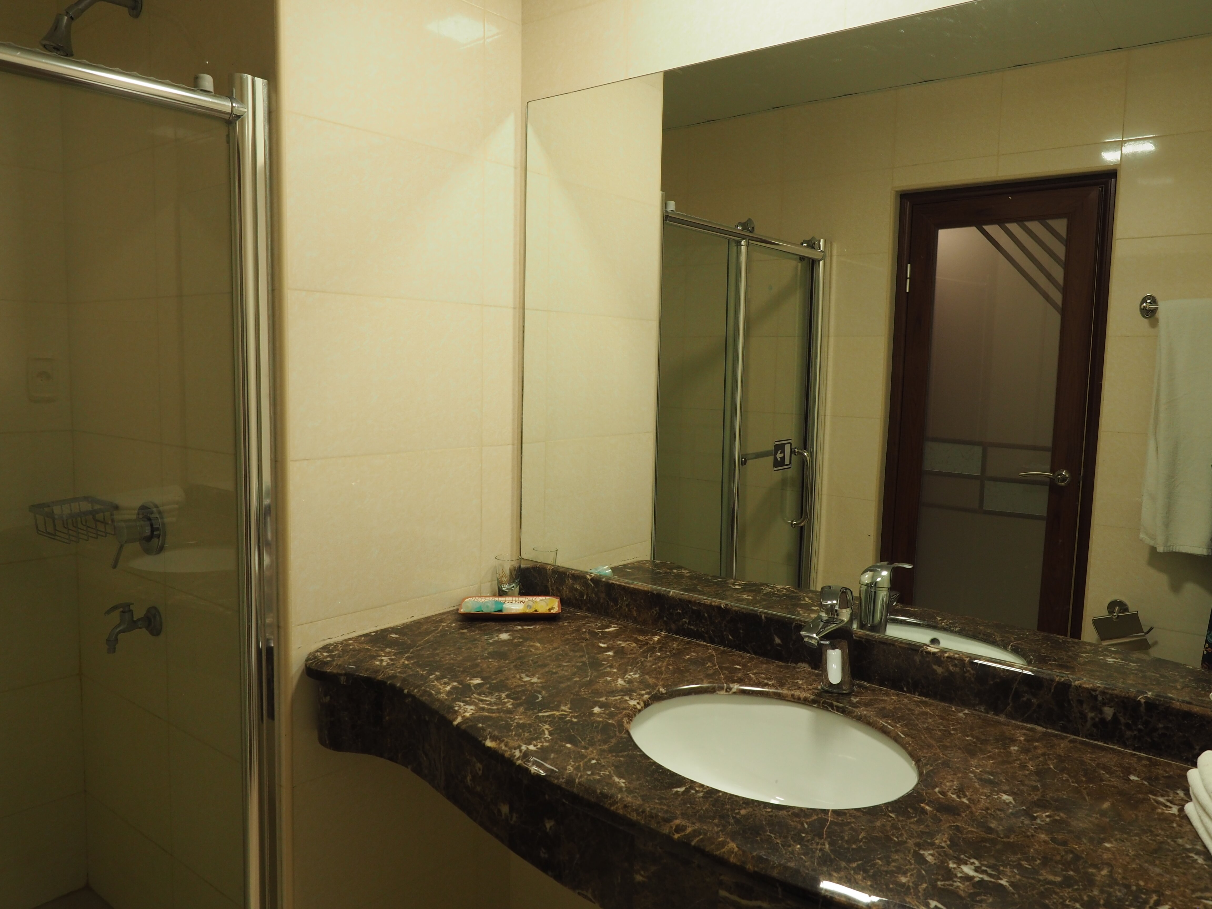 Mosaic City Hotel-浴室