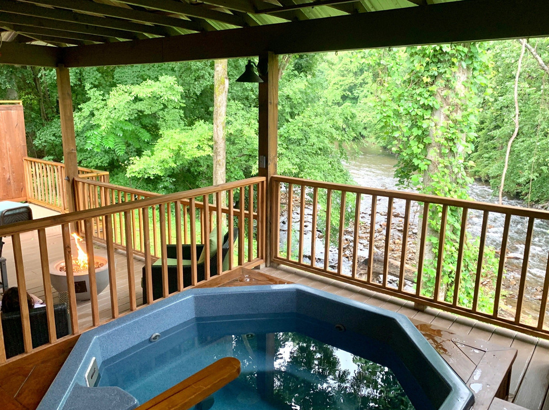 Hot Springs Resort & Spa主图