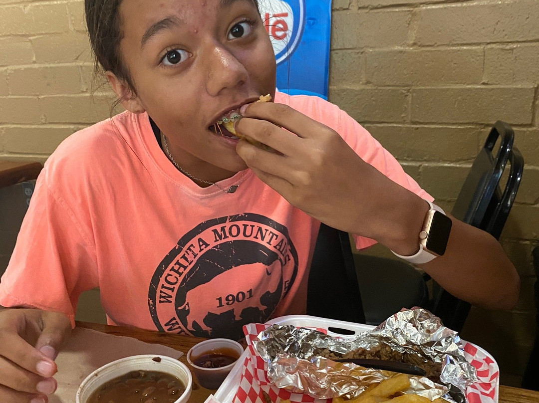 Red's Grocery, Gas, & Grill