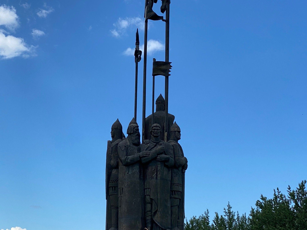 Monument In Memory of the Ledovoye Battle景点图片