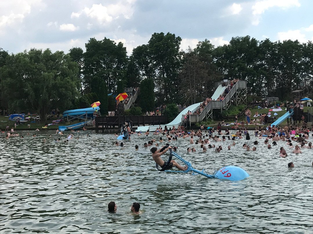 Pine Lake Waterpark景点图片