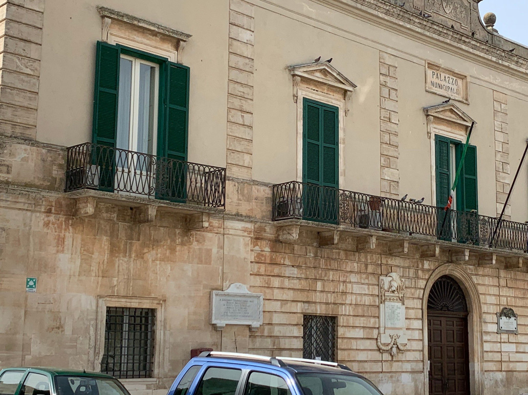 Piazza Municipio-Santeramo in Colle必去景点