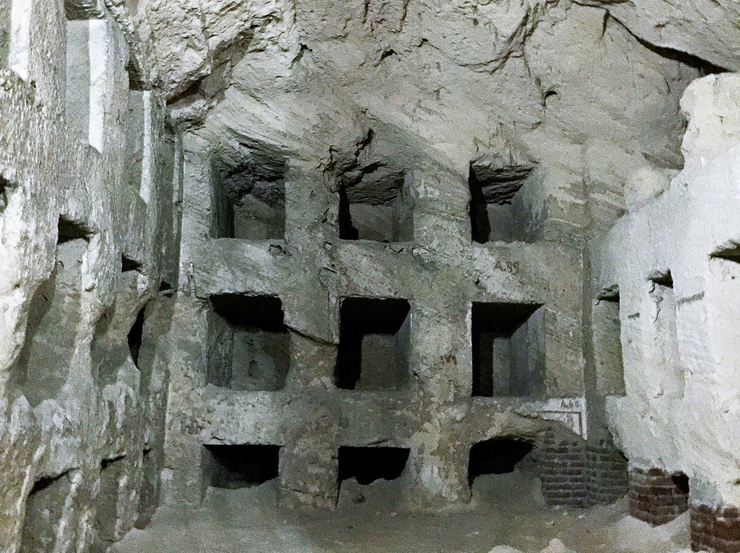 Catacombs of Kom el Shoqafa-亚历山大必去景点