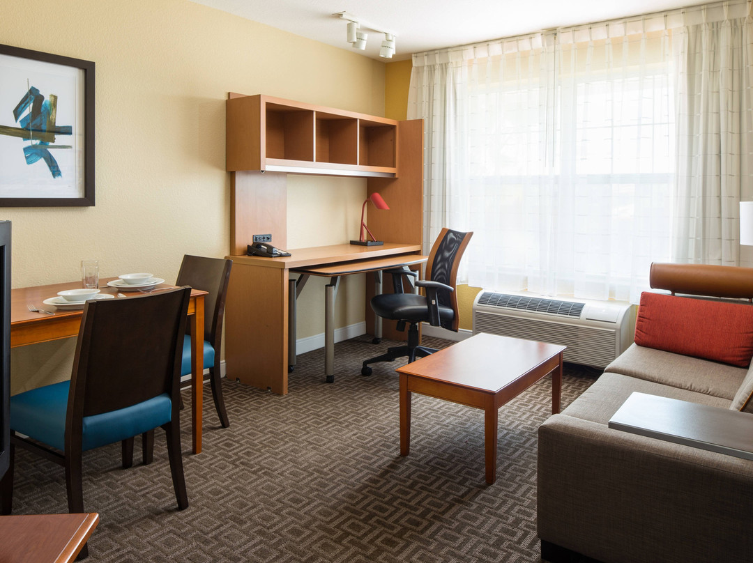 洛杉矶拉克斯曼哈顿海滩镇广场套房酒店主图