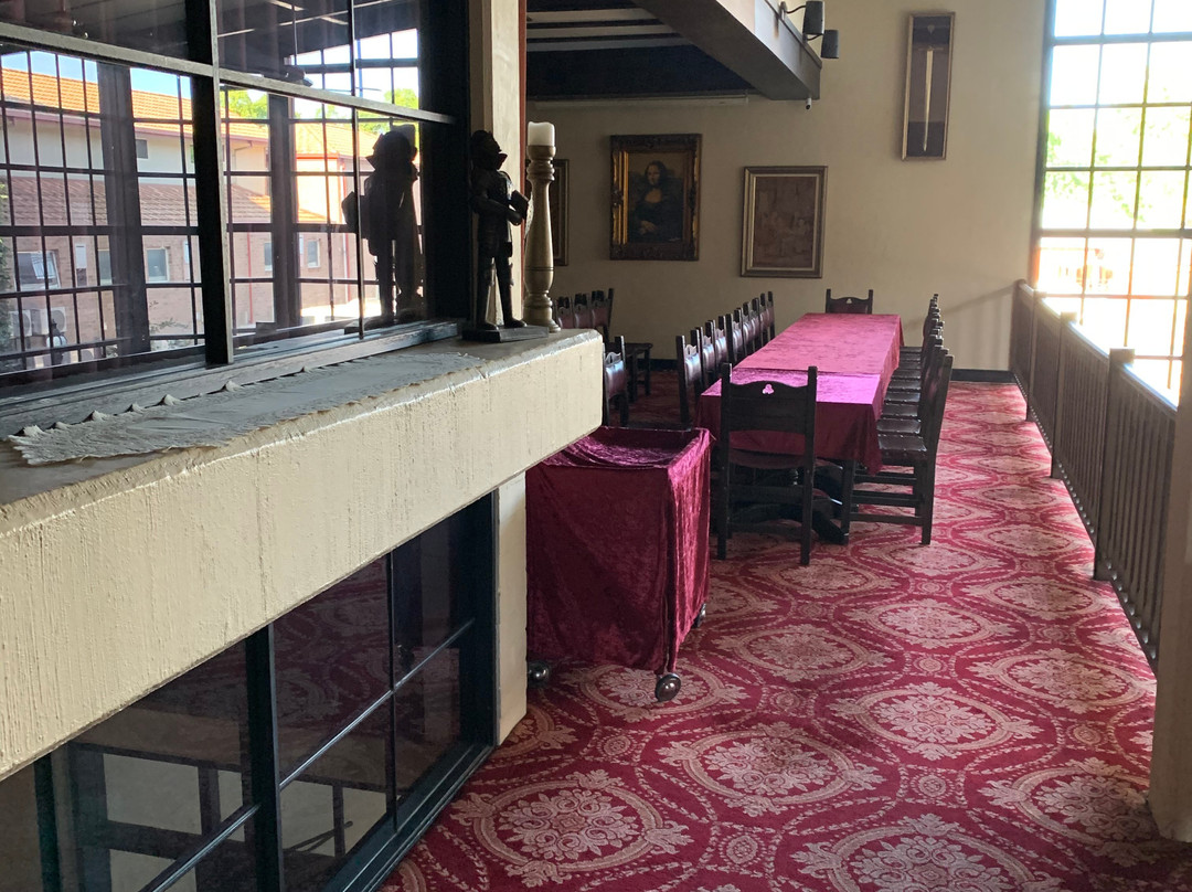 Albury Manor House主图