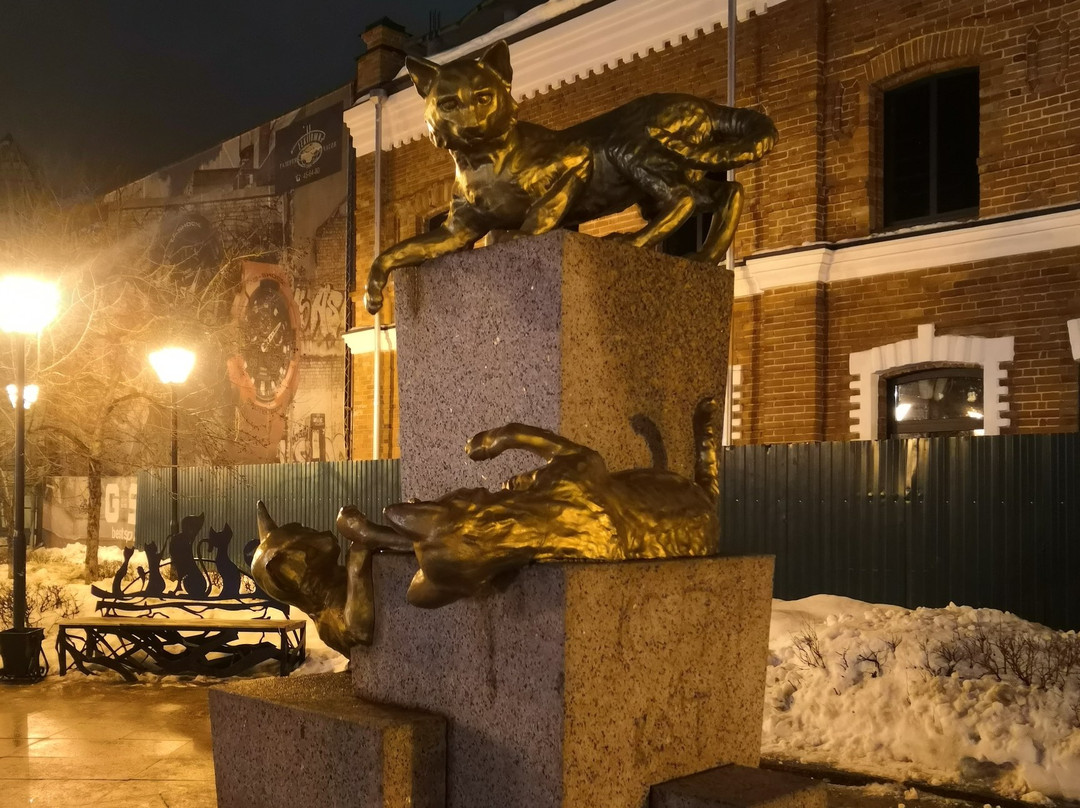 Skver Sibirskikh Koshek-秋明必去景点