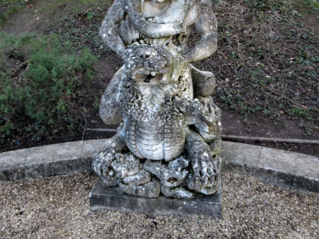 Fontaine de Decize景点图片