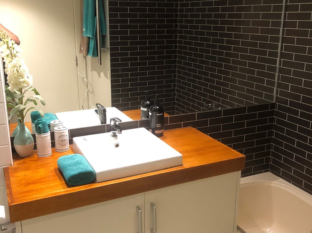 洛恩湾景舒适酒店主图