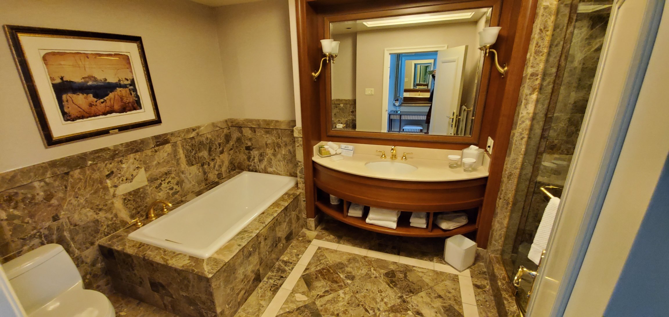 希尔顿兰科里米酒店-浴室