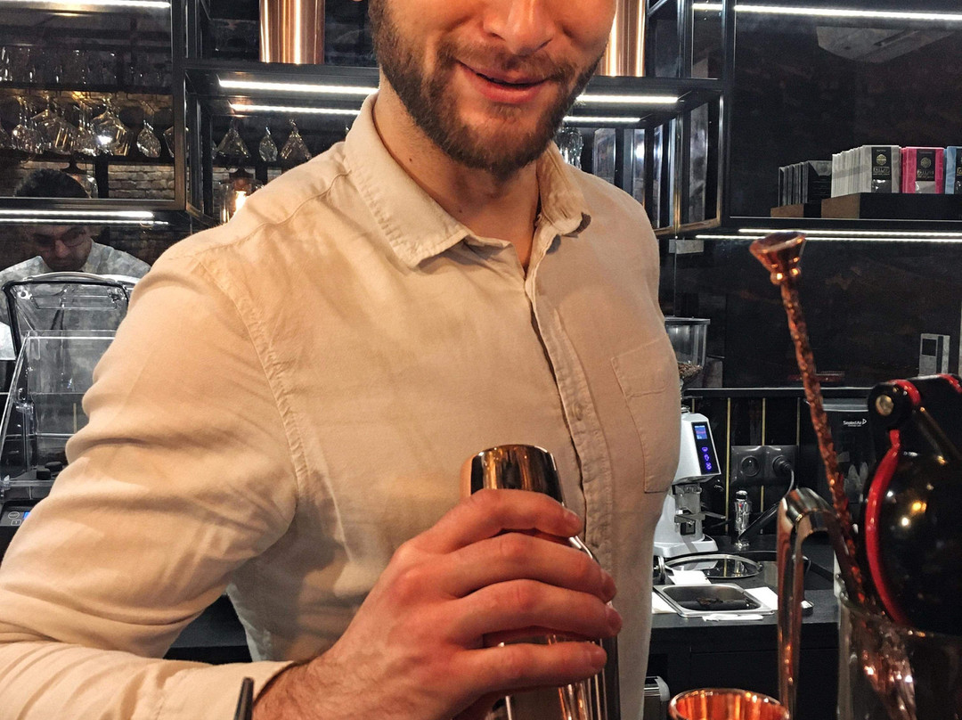 TA'AM Restaurant & Cocktail Bar