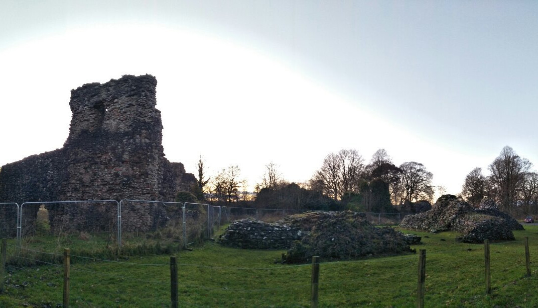 Lochmaben Castle景点图片