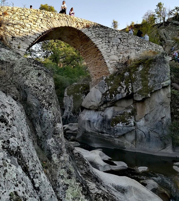 Stone Bridge Near Village Zovich-Pelagonia Region必去景点