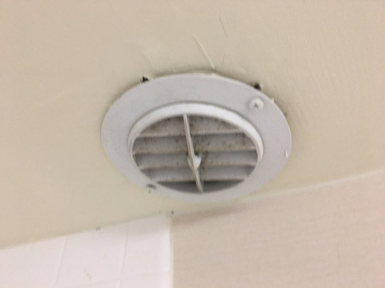 底特律诺维皇冠假日酒店主图