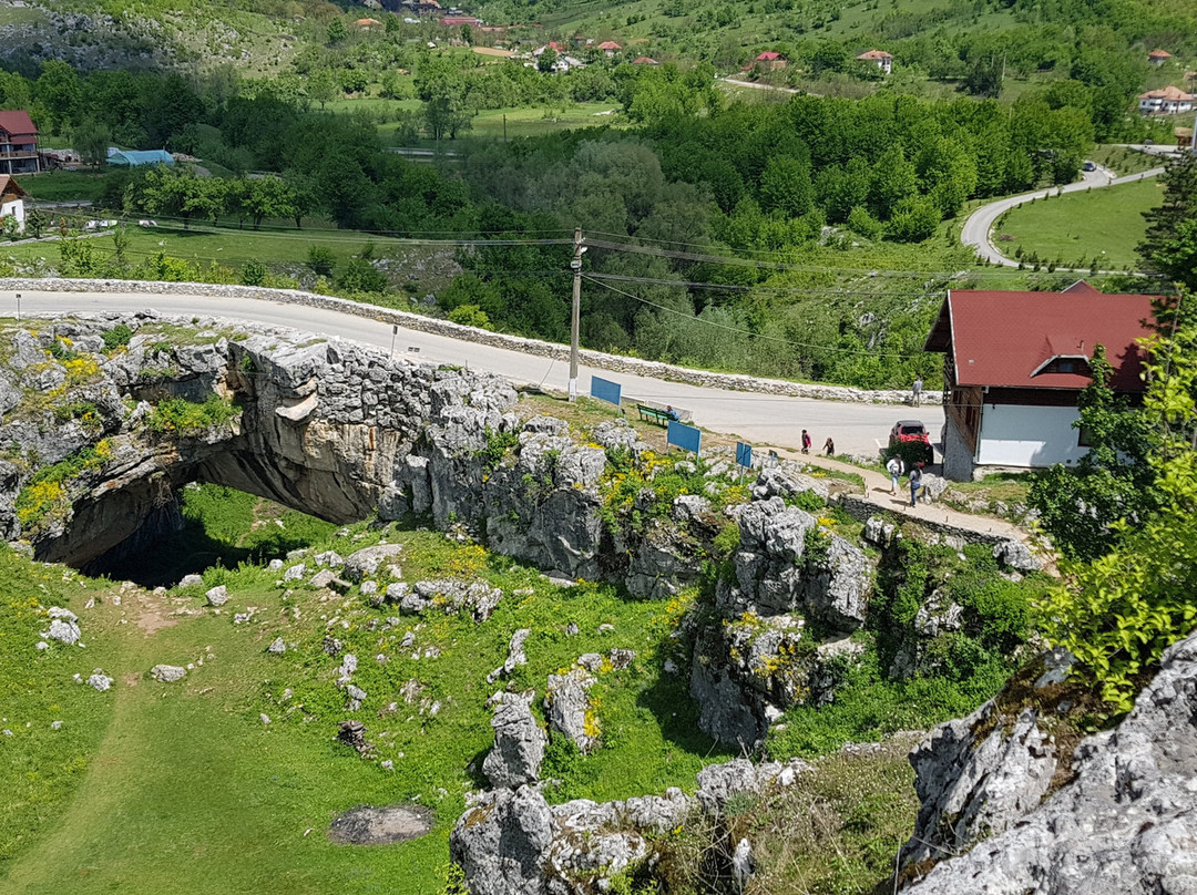 Podul lui Dumnezeu-Ponoarele必去景点