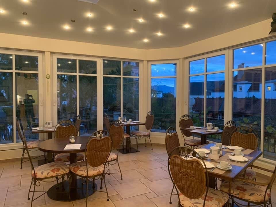 Hotel Schoengarten Garni主图