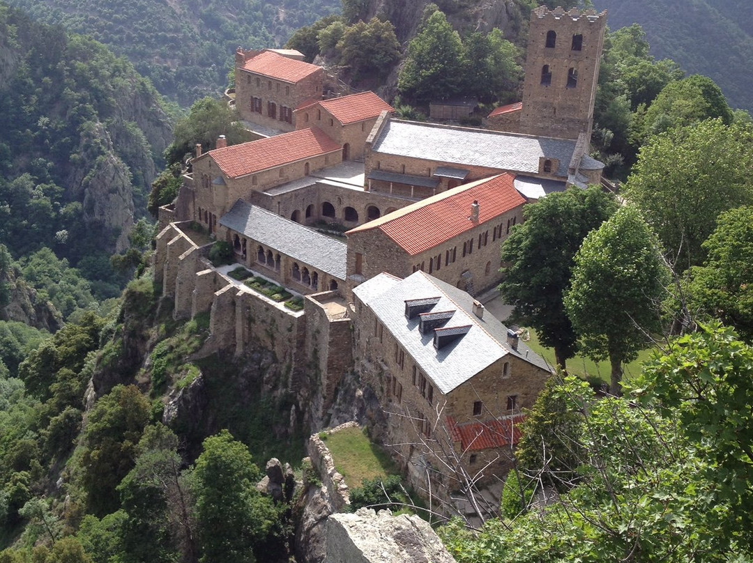 Abadia De Sant Martí Del Canigó景点图片