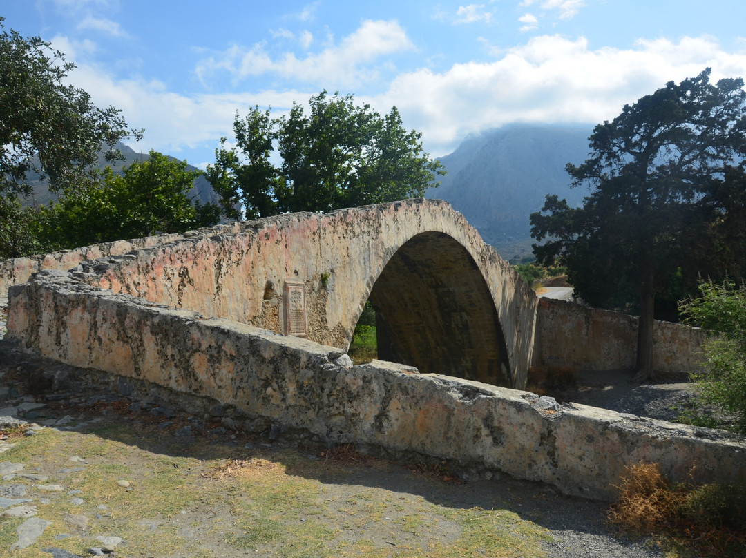 Venician Bridge-Agios Vasilios必去景点