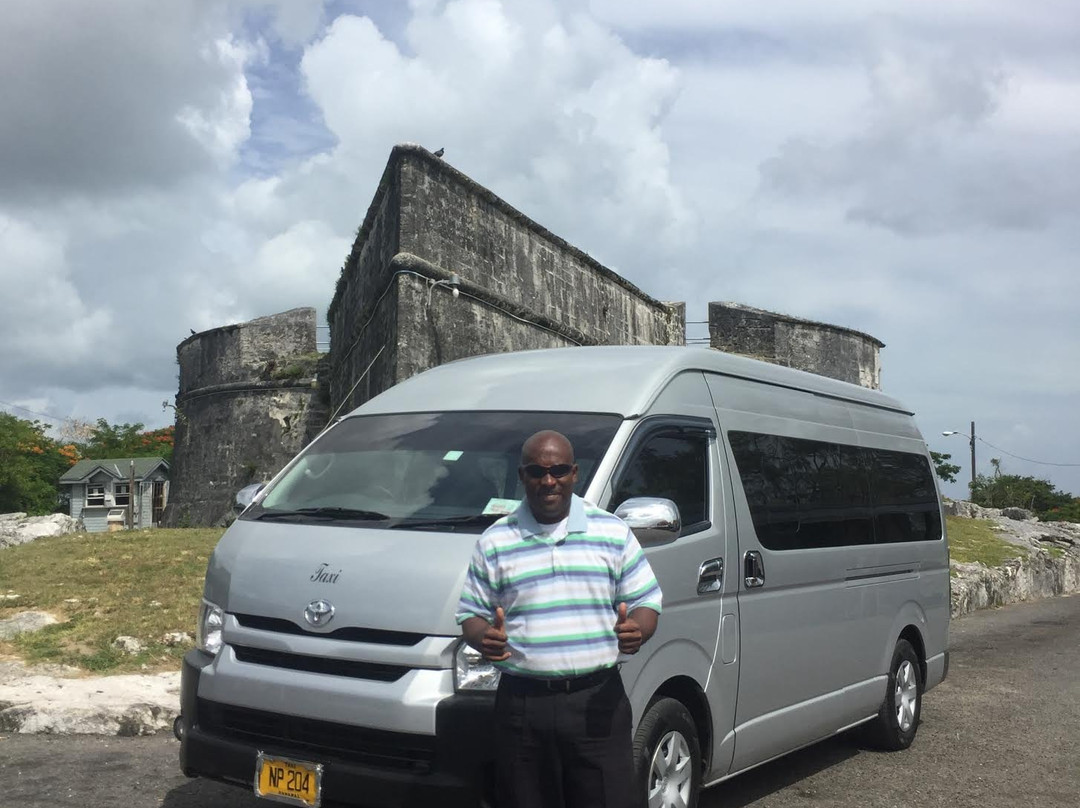 Bahama Cruise Taxi Cab-拿骚必去景点