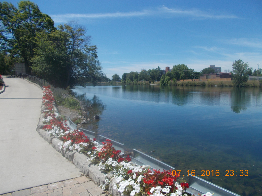 The Welland Canals Parkways Trail景点图片