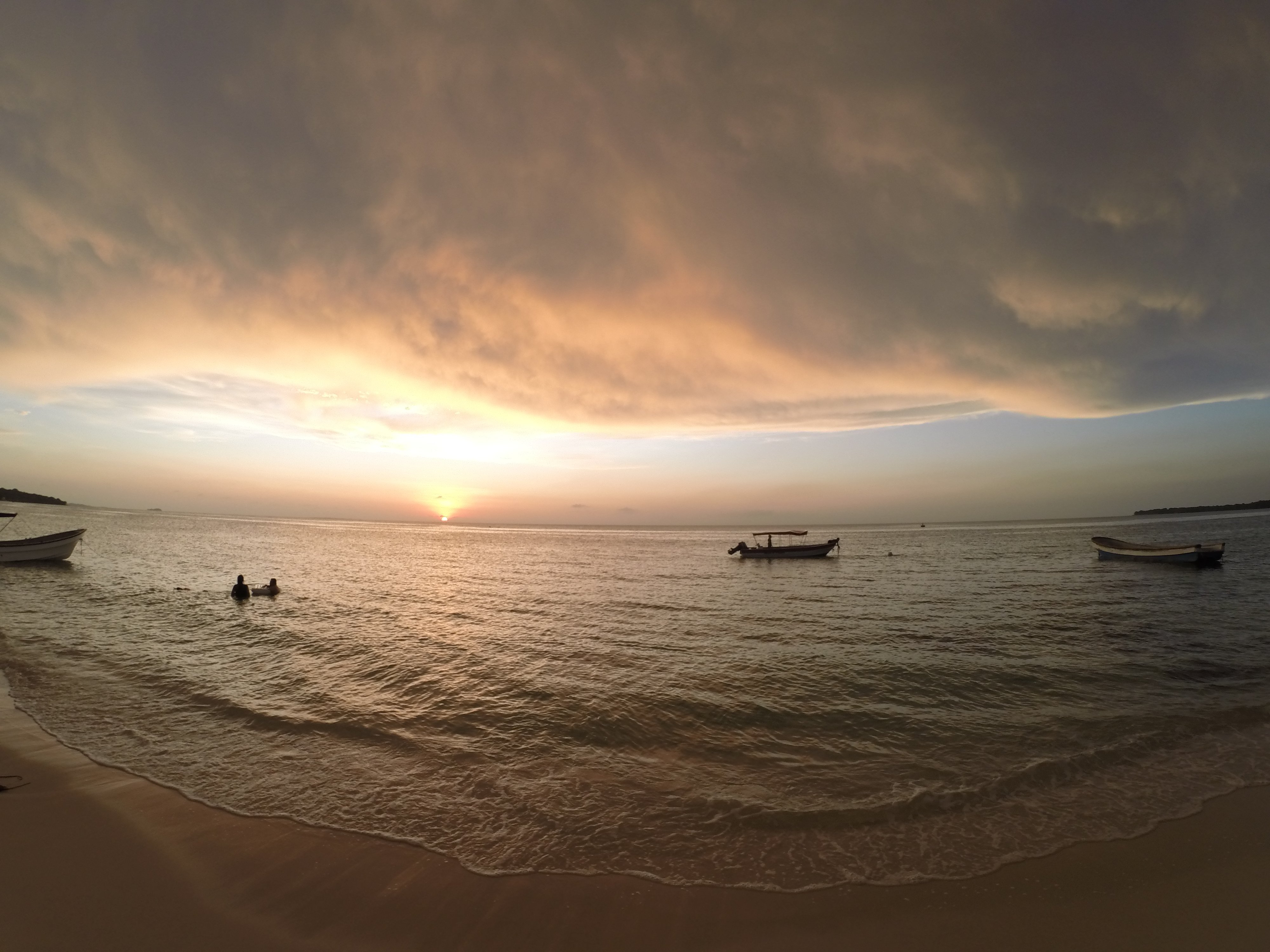 Hidden Beach Hostal-泳池