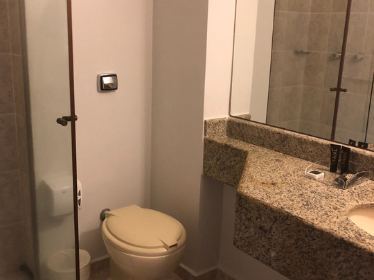 法亚尔酒店主图