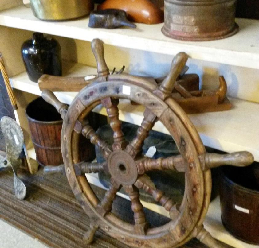 Foxwell's Antiques Mall