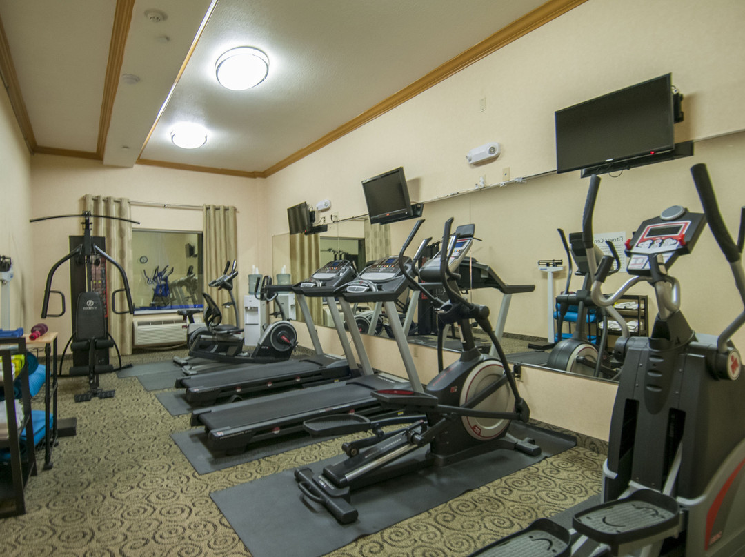 Holiday Inn Express & Suites Bakersfield Central by IHG主图