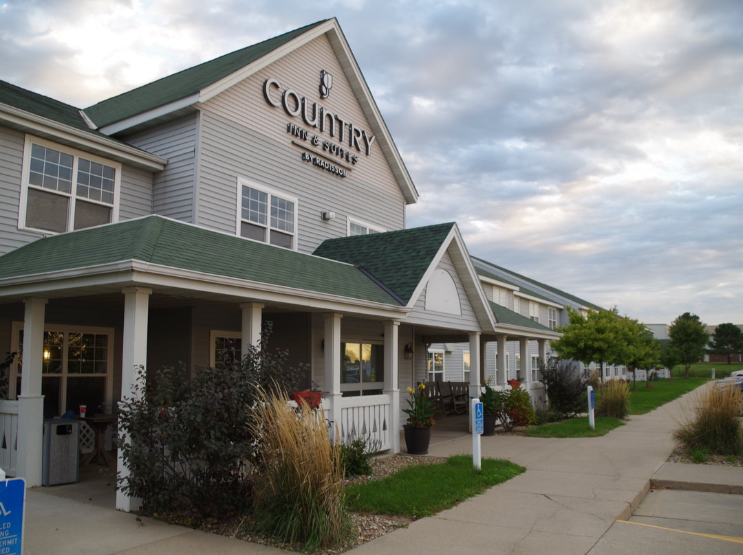 卡尔森 - 格林内尔套房江山酒店主图