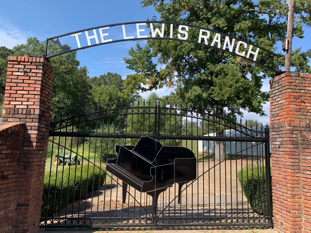 The Lewis Ranch Experience景点图片