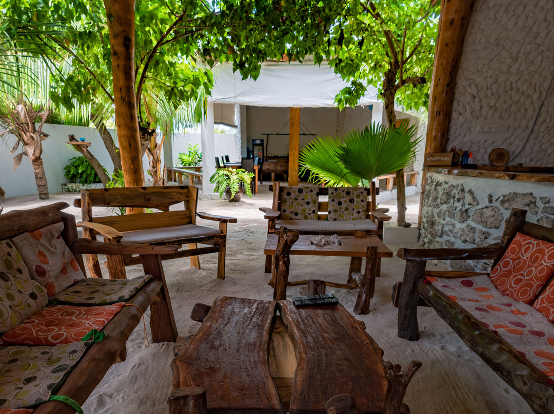 Blue World Dharavandhoo主图